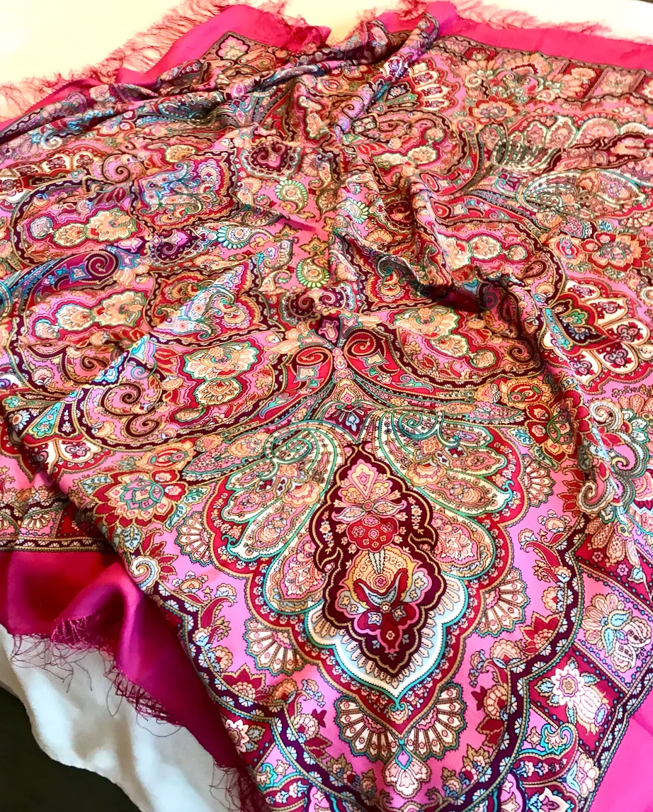 Pavlovo Posad “Beauty Queen” Fuchsia Shawl Pashmina Scarf with Silk Fringе 146 cm x 146 cm — image 5