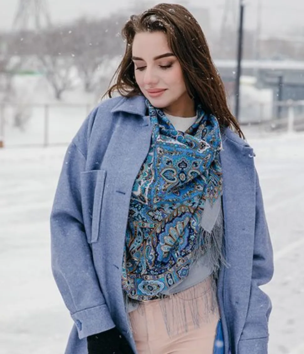 Pavlovo Posad “Christmas Gingerbread” 100% Wool Shawl Pashmina Scarf with Silk Fringе — image 3