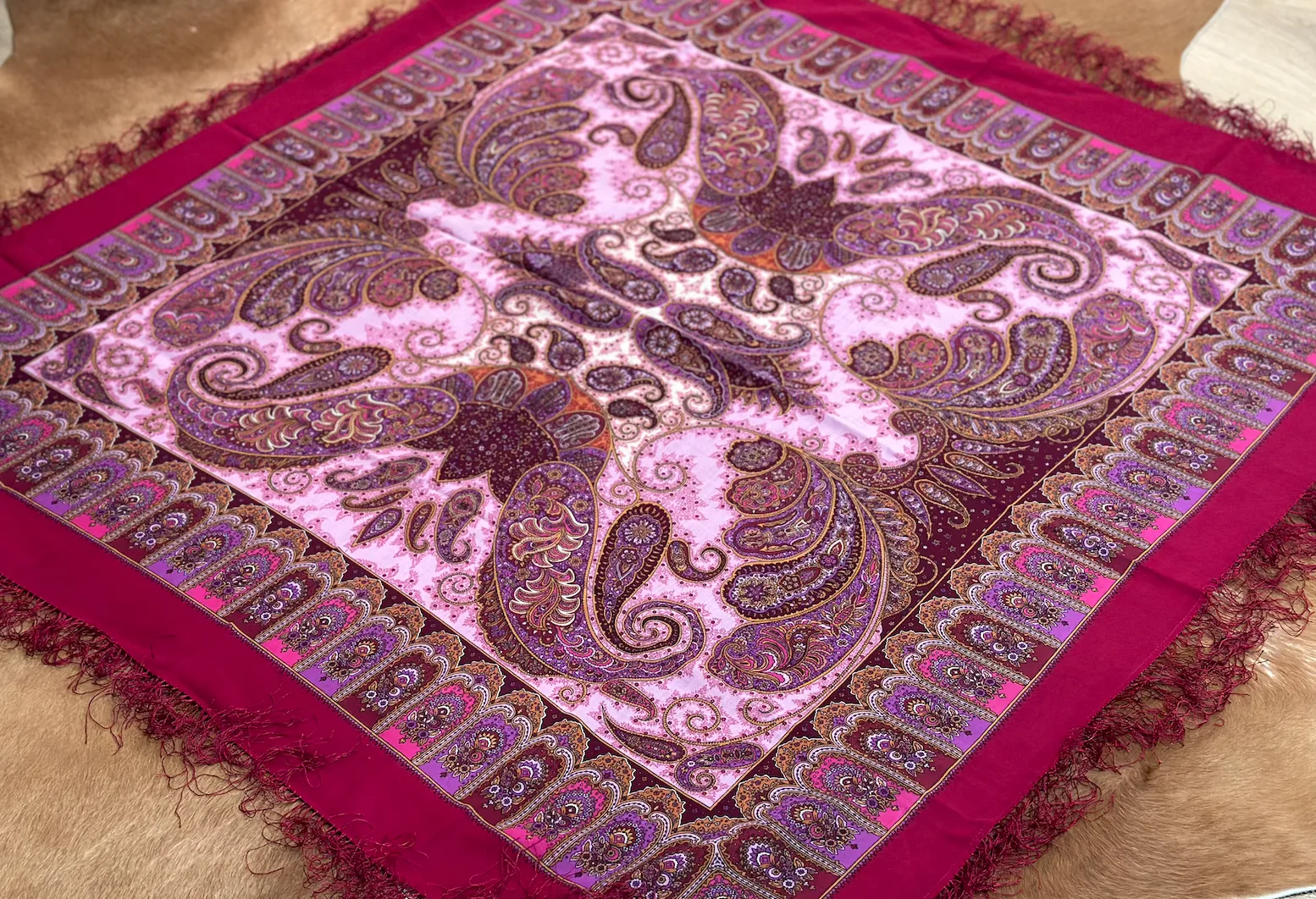 Pavlovo Posad “Favorite” Crimson Shawl Pashmina Scarf with Silk Fringе 125 cm x 125 cm — image 2