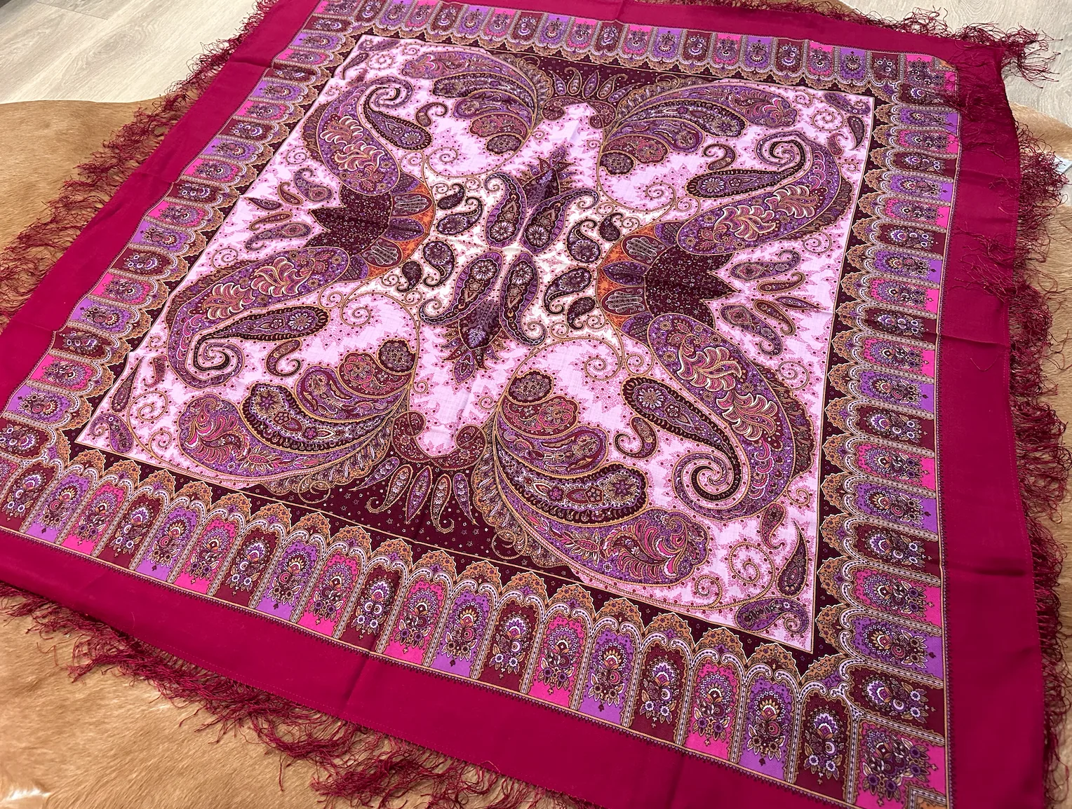 Pavlovo Posad “Favorite” Crimson Shawl Pashmina Scarf with Silk Fringе 125 cm x 125 cm — image 3