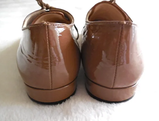Prada Beige Patent Lace Up Oxfords Shoes/Size 36 — image 4