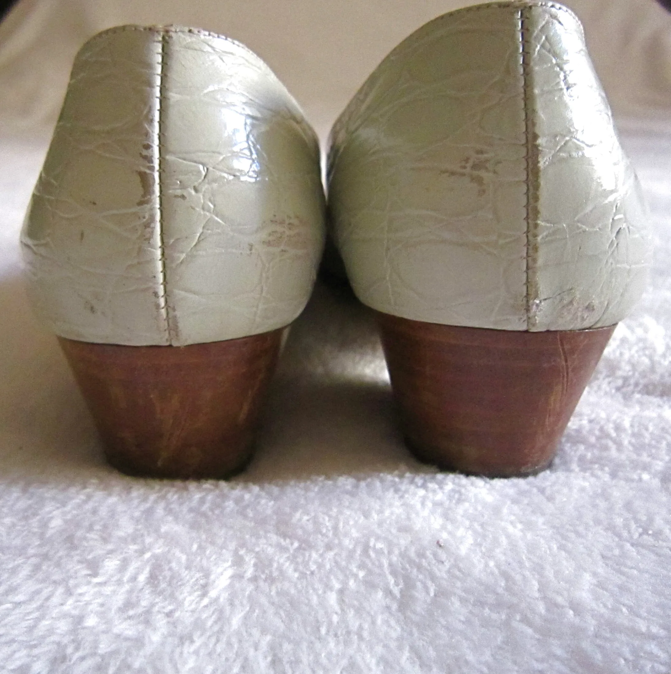 Salvatore Ferragamo Light Green Vara Bow Flats — image 4