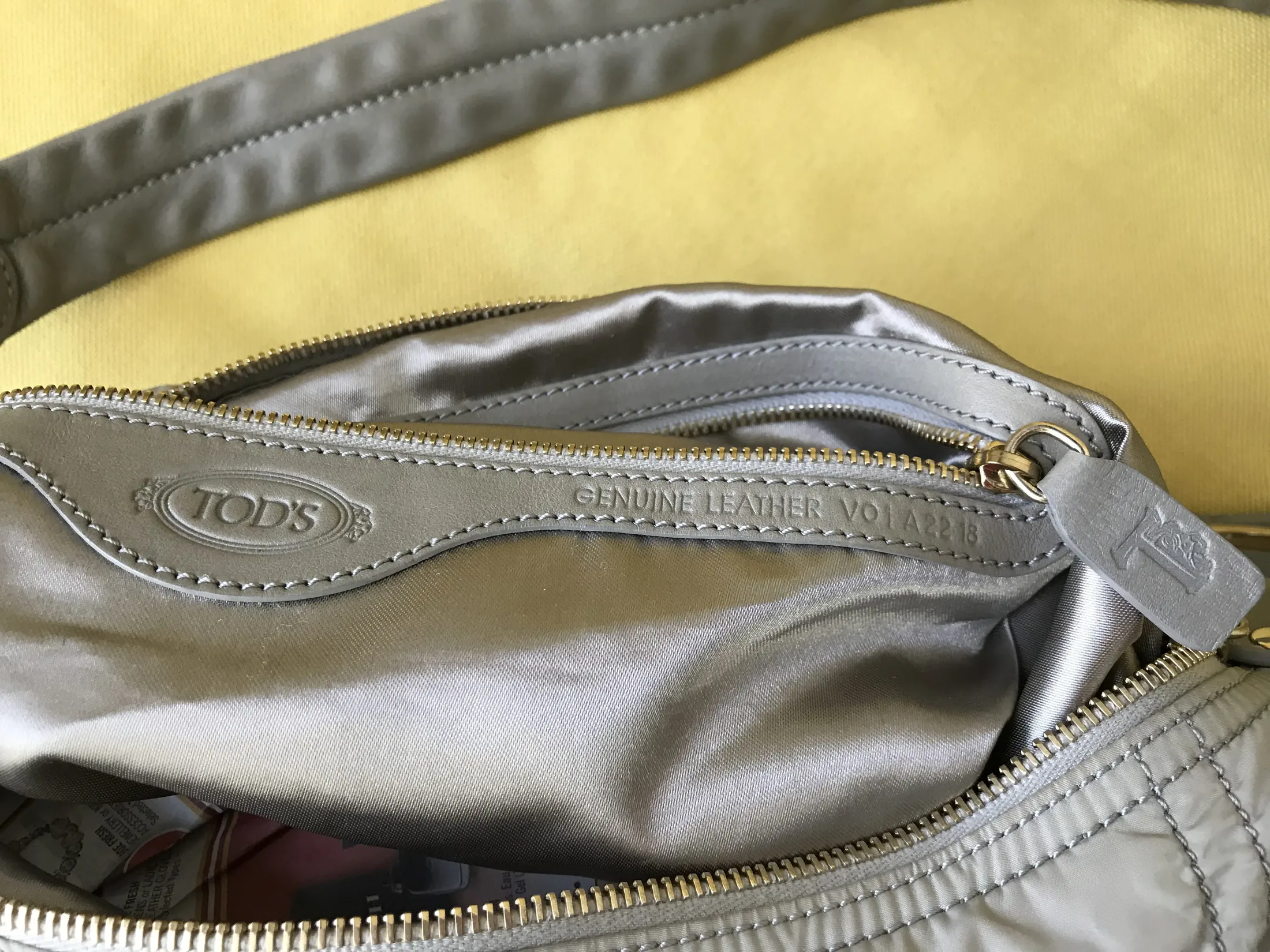 Tod’s Beige Pashmy Crossbody Bag — image 13