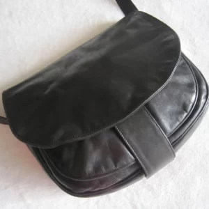Vera Pelle Saumur Black Leather Crossbody Bag