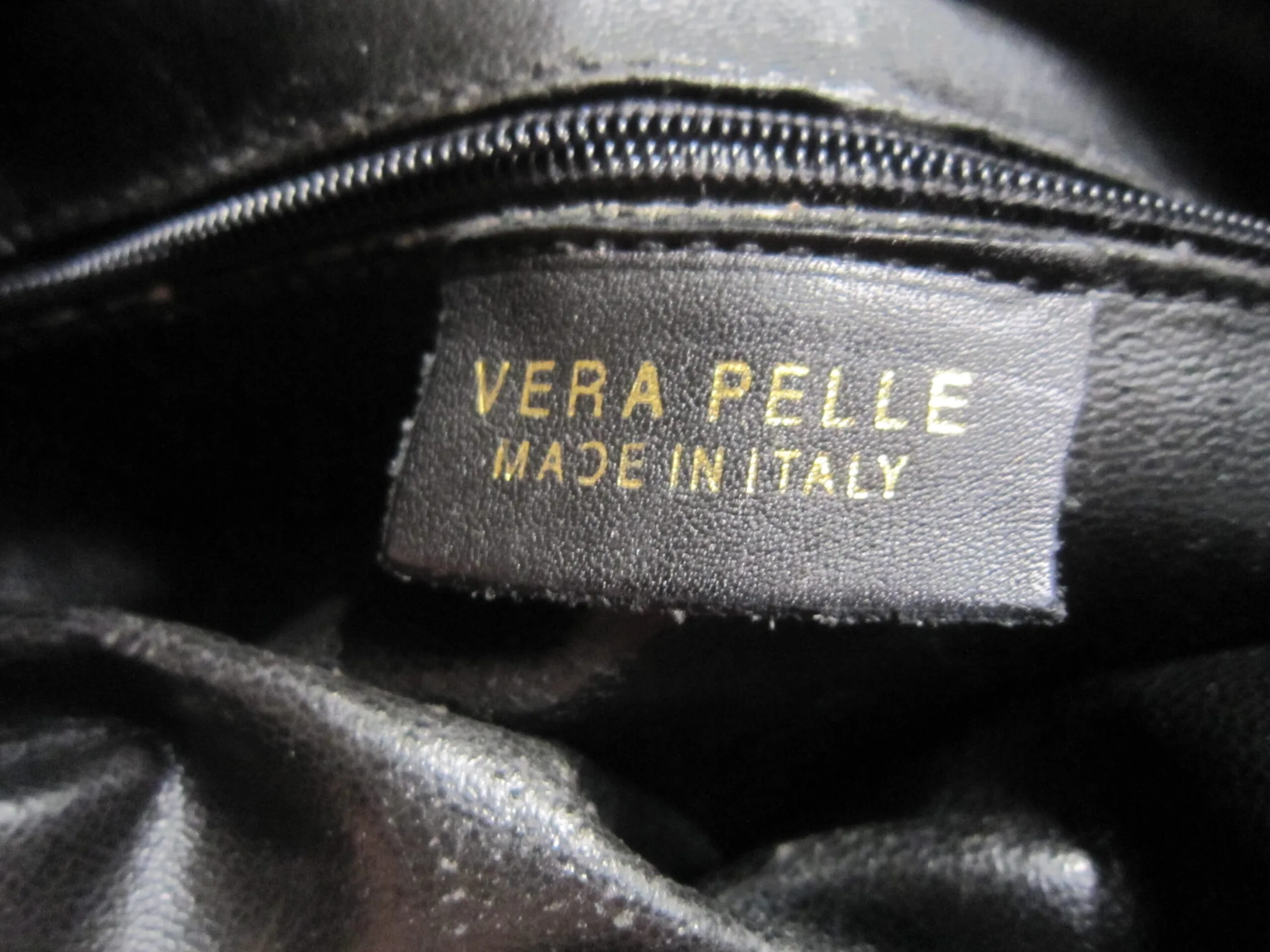 Vera Pelle Saumur Black Leather Crossbody Bag — image 5